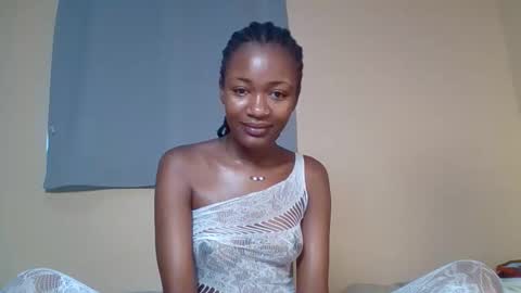 Snapshot of snowie_eyes chatting on November 2025 01:03:01 PM Snowie eyes online show from November 2025 01:03:01 PM