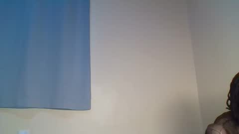 Snapshot of snowie_eyes chatting on December 2025 12:32:01 PM Snowie eyes online show from December 2025 12:32:01 PM