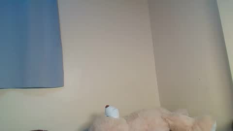 Snapshot of snowie_eyes chatting on December 2025 12:44:02 PM Snowie eyes online show from December 2025 12:44:02 PM