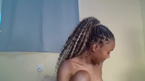 Snapshot of snowie_eyes chatting on January 2026 12:52:01 PM Snowie eyes online show from January 2026 12:52:01 PM