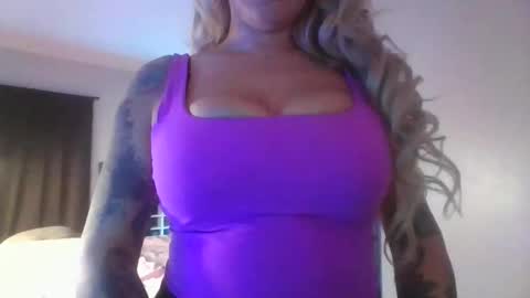 Snapshot of snowie_rose chatting on January 2026 04:38:02 AM Snowie Rose online show from January 2026 04:38:02 AM