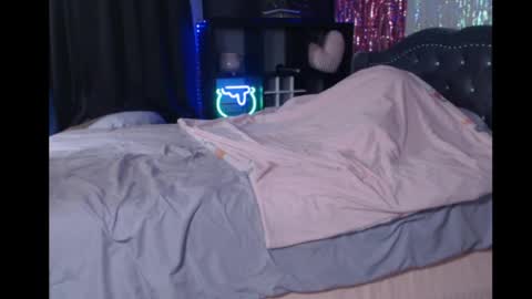 Snowie Rose online show from April 2026 01:42:02 AM