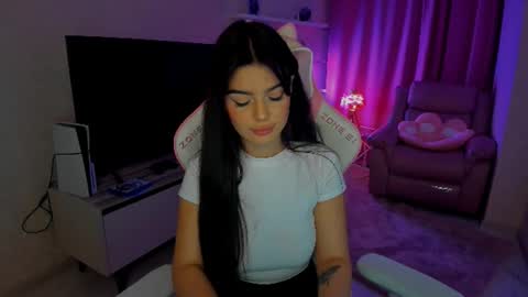 snowingwinter online show from September 2025 09:19:02 PM