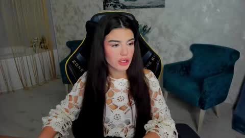 snowingwinter online show from October 2025 07:36:02 PM