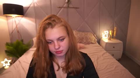 Snapshot of snowwhite_bella chatting on November 2025 08:19:01 PM snowwhite_bella online show from November 2025 08:19:01 PM