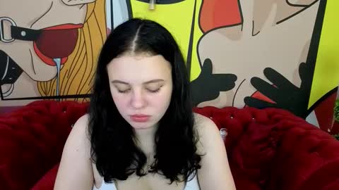 Snapshot of snowwhite_bella chatting on November 2025 01:54:02 PM snowwhite_bella online show from November 2025 01:54:02 PM