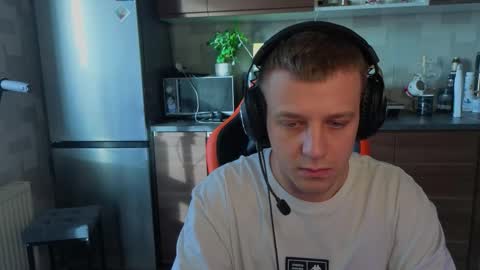 kluvr4 online show from February 2026 07:51:01 AM