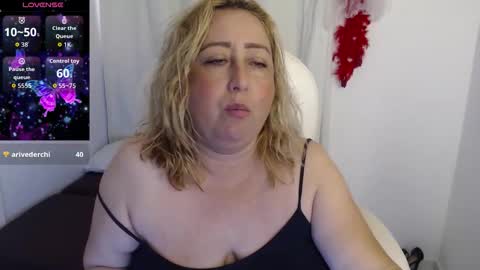 soffi_hott online show from November 2025 08:30:01 PM