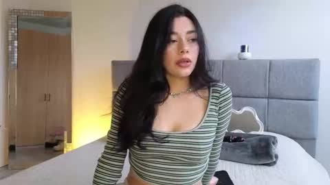 Snapshot of soffimoon_ chatting on February 2026 09:34:01 PM IG Soffimoon I THANK YOU FOR LEAVING YOUR FOLLOW online show from February 2026 09:34:01 PM