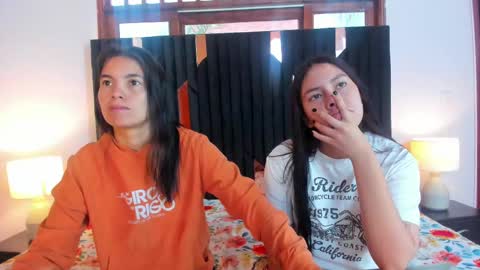 Snapshot of soffy_and_mia chatting on October 2025 12:58:01 PM soffy and mia online show from October 2025 12:58:01 PM