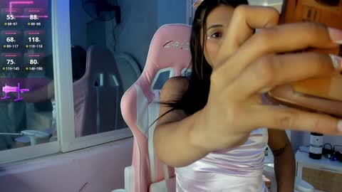 Snapshot of sofhia_turner chatting on February 2025 12:48:02 PM sofhia_turner online show from February 2025 12:48:02 PM