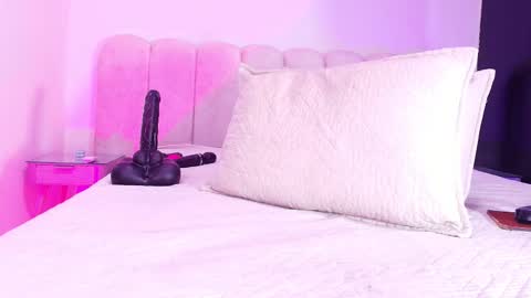 Sofia online show from December 2025 11:59:02 AM