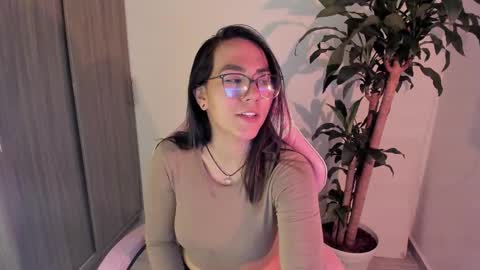 Sophie online show from November 2025 12:32:01 AM