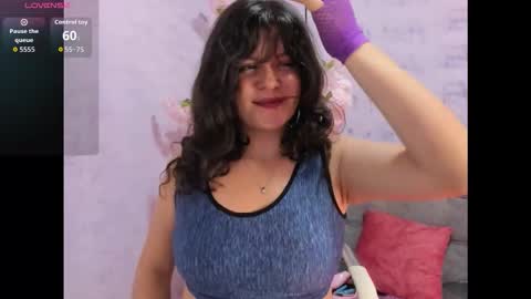 Sofi Noa online show from October 2025 11:28:02 PM