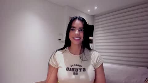 Snapshot of sofi_saenzz chatting on October 2025 12:08:02 AM Sofi Saenzz online show from October 2025 12:08:02 AM