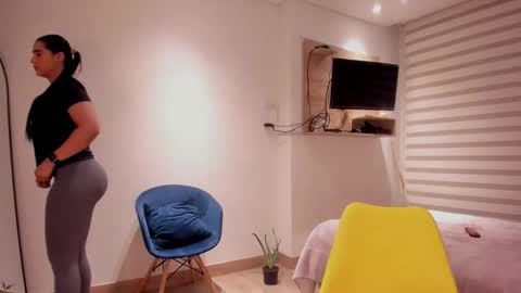 Sofi Saenzz  online show from November 2025 02:45:02 AM