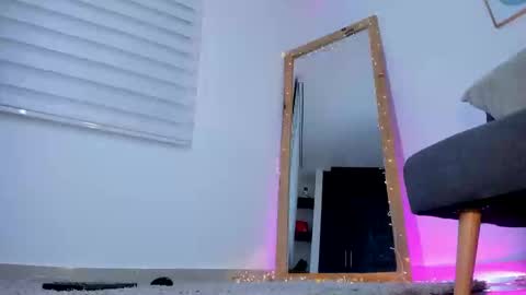 Sofi smith   online show from February 2025 01:55:01 AM