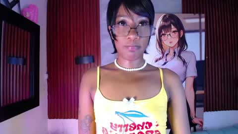 Snapshot of sofi_thomas_ chatting on May 2026 11:28:02 AM Sofia online show from May 2026 11:28:02 AM
