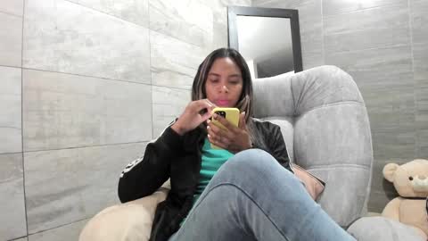 sofia86379 online show from December 2024 10:52:02 PM