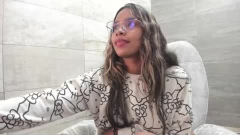 sofia86379 online show from March 2025 04:10:01 AM