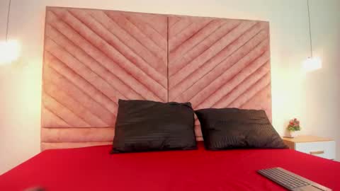 sofia__ll online show from December 2025 08:04:01 PM