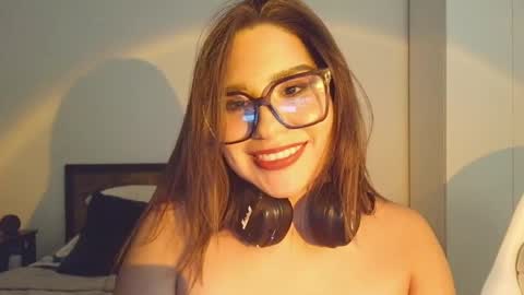 Snapshot of sofia_bloom8 chatting on May 2026 01:35:07 AM Call me Sofi Welcome online show from May 2026 01:35:07 AM
