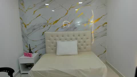 sofia_echeverri online show from April 2026 10:39:02 AM