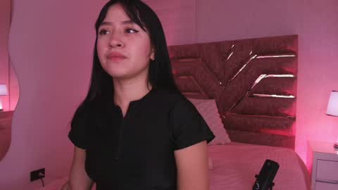 sofia gomes online show from May 2026 12:00:01 PM