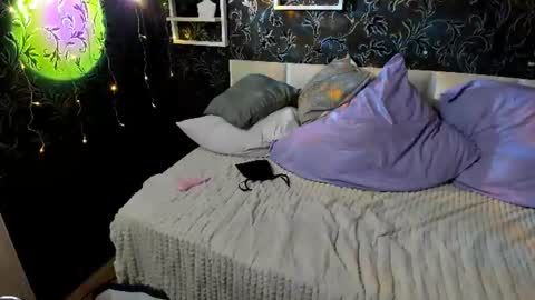 Snapshot of sofia_lovelyc chatting on June 2026 06:34:01 AM Sofia Lovvve online show from June 2026 06:34:01 AM
