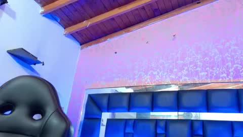 Sofia online show from September 2025 03:00:01 AM