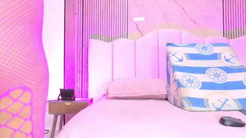 Sofia online show from February 2026 03:05:02 AM