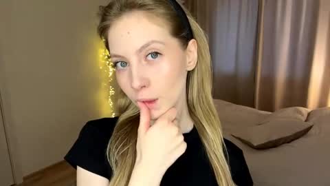 Sofia online show from April 2026 02:31:01 PM