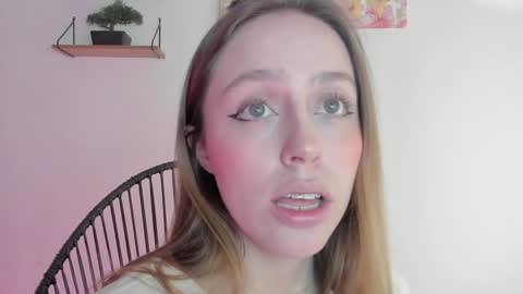 Snapshot of sofia_palacios_ chatting on December 2024 02:38:01 AM online show from December 2024 02:38:01 AM