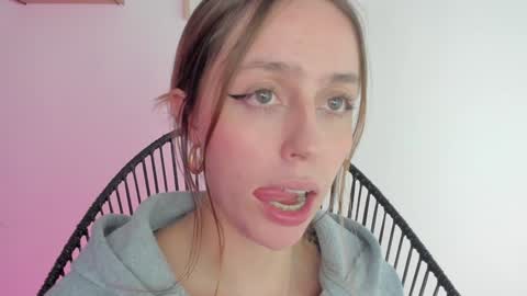 Snapshot of sofia_palacios_ chatting on December 2024 05:48:02 AM online show from December 2024 05:48:02 AM