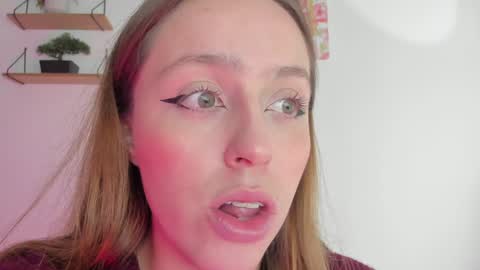 Snapshot of sofia_palacios_ chatting on December 2024 05:58:02 AM online show from December 2024 05:58:02 AM
