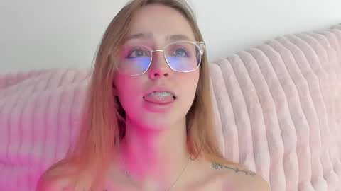 Snapshot of sofia_palacios_ chatting on February 2025 07:06:01 AM online show from February 2025 07:06:01 AM