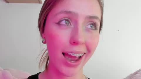 Snapshot of sofia_palacios_ chatting on February 2025 06:54:01 AM online show from February 2025 06:54:01 AM