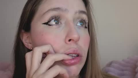 Snapshot of sofia_palacios_ chatting on October 2025 03:45:01 AM online show from October 2025 03:45:01 AM