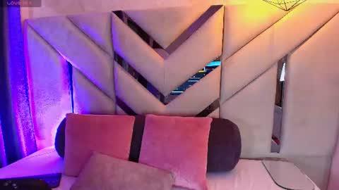Snapshot of sofia_pamela_ chatting on June 2026 06:22:02 PM online show from June 2026 06:22:02 PM