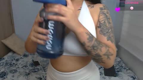 kanella  valery online show from November 2025 05:45:02 PM