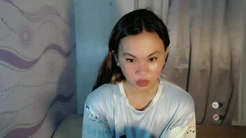 sofia_sweetheart18 online show from June 2026 12:04:01 PM