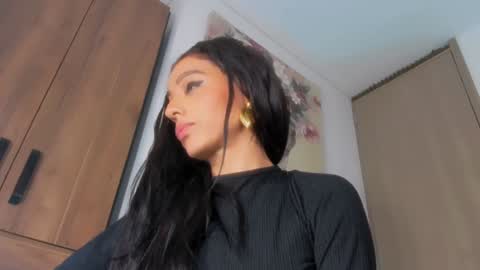 laura online show from December 2024 06:28:01 AM