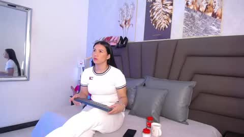 Snapshot of sofia_velez5 chatting on May 2026 11:16:02 AM online show from May 2026 11:16:02 AM