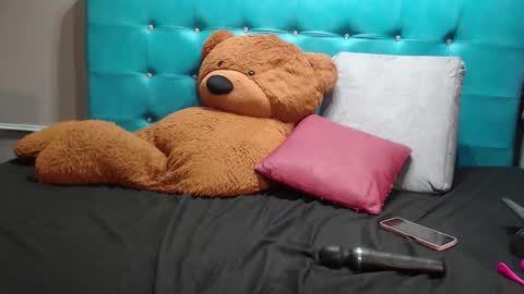 Snapshot of sofia_white3 chatting on February 2025 05:18:02 PM Sofa online show from February 2025 05:18:02 PM