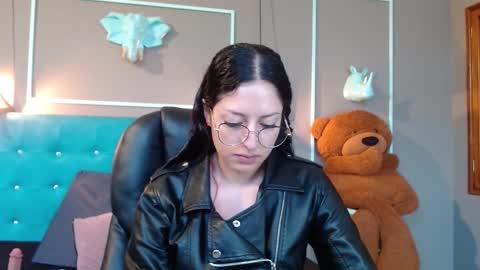 Snapshot of sofia_white3 chatting on October 2025 11:08:02 AM Sofa online show from October 2025 11:08:02 AM