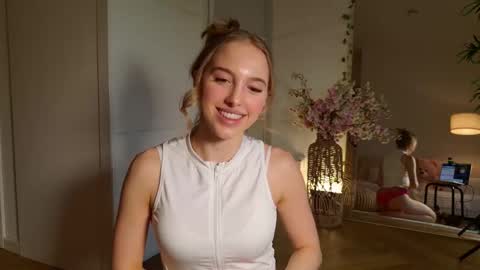 Sofia online show from February 2026 04:05:02 PM