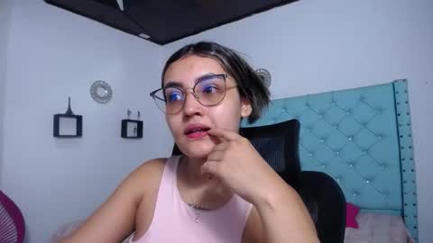 Sofia online show from April 2026 12:04:01 PM