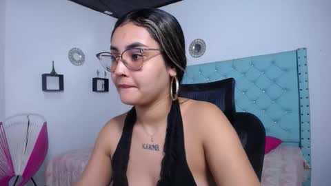 Sofia online show from April 2026 12:33:02 PM