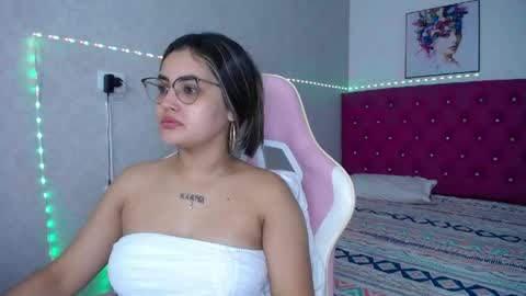 Sofia online show from May 2026 11:48:02 AM