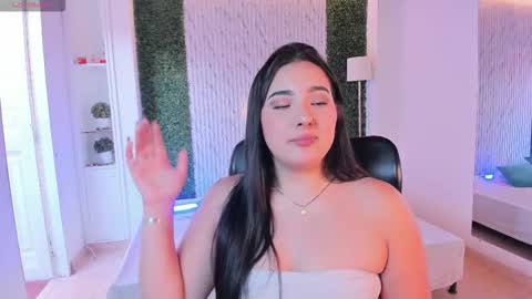 Sofia caramel online show from December 2025 04:38:01 PM